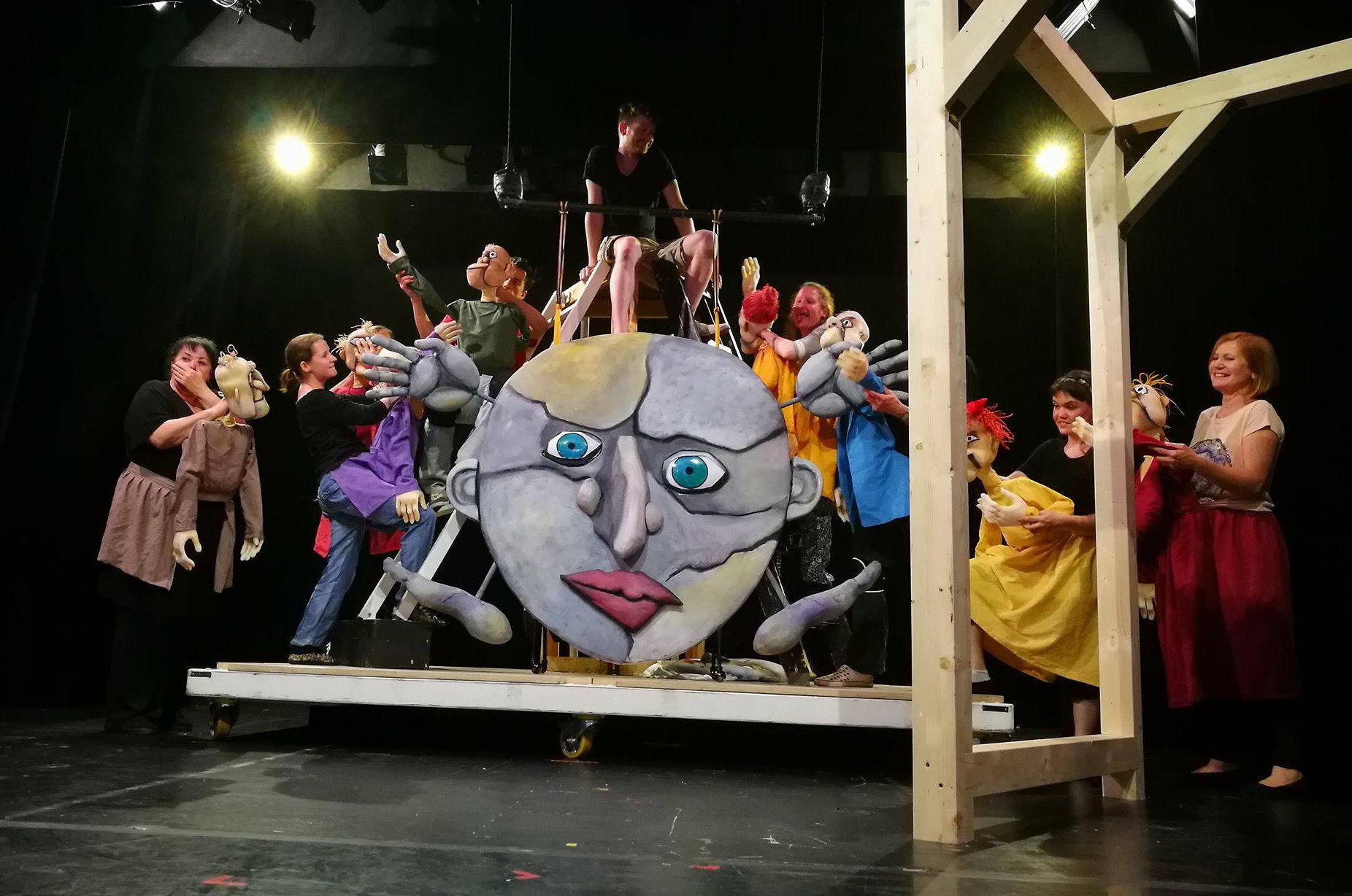 Az óriáscsecsemő című bábopera bemutatójára készül a Kolibri Színház