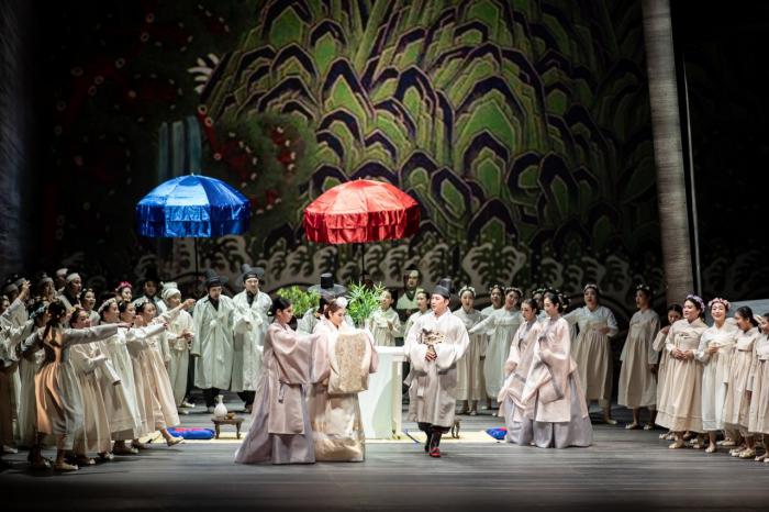 Külsőségekben is gazdag koreai opera az Erkel Színházban