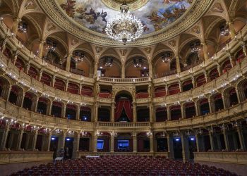 A megújult Operaházban jelentette be következő évadát az Opera