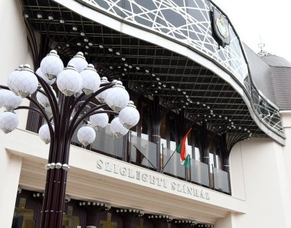 Hat nagyszínpadi bemutatót tart a Szolnoki Szigligeti Színház