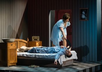 A Tanulmány a nőkről című színdarab bemutatója a zalaegerszegi Hevesi Sándor Színházban