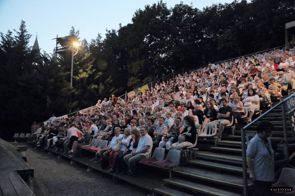 Hat előadással várja a közönséget a Pécsi Nyári Színház