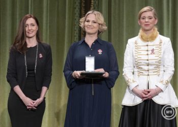 Varga-Bajusz Veronika és Kiss-Hegyi Anita állami kitüntetéseket adott át a Pesti Vigadóban